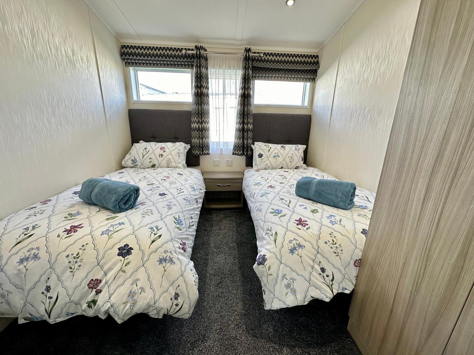 Bluebell Lodge, Dog Friendly เซาธ์เซอร์นีย์ ภายนอก รูปภาพ